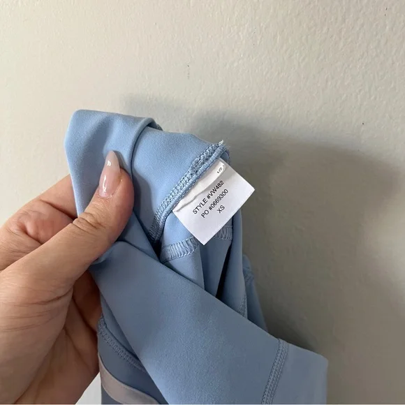 Vuori Track leggings in Orchard Light Blue Size XS - Picture 6 of 6